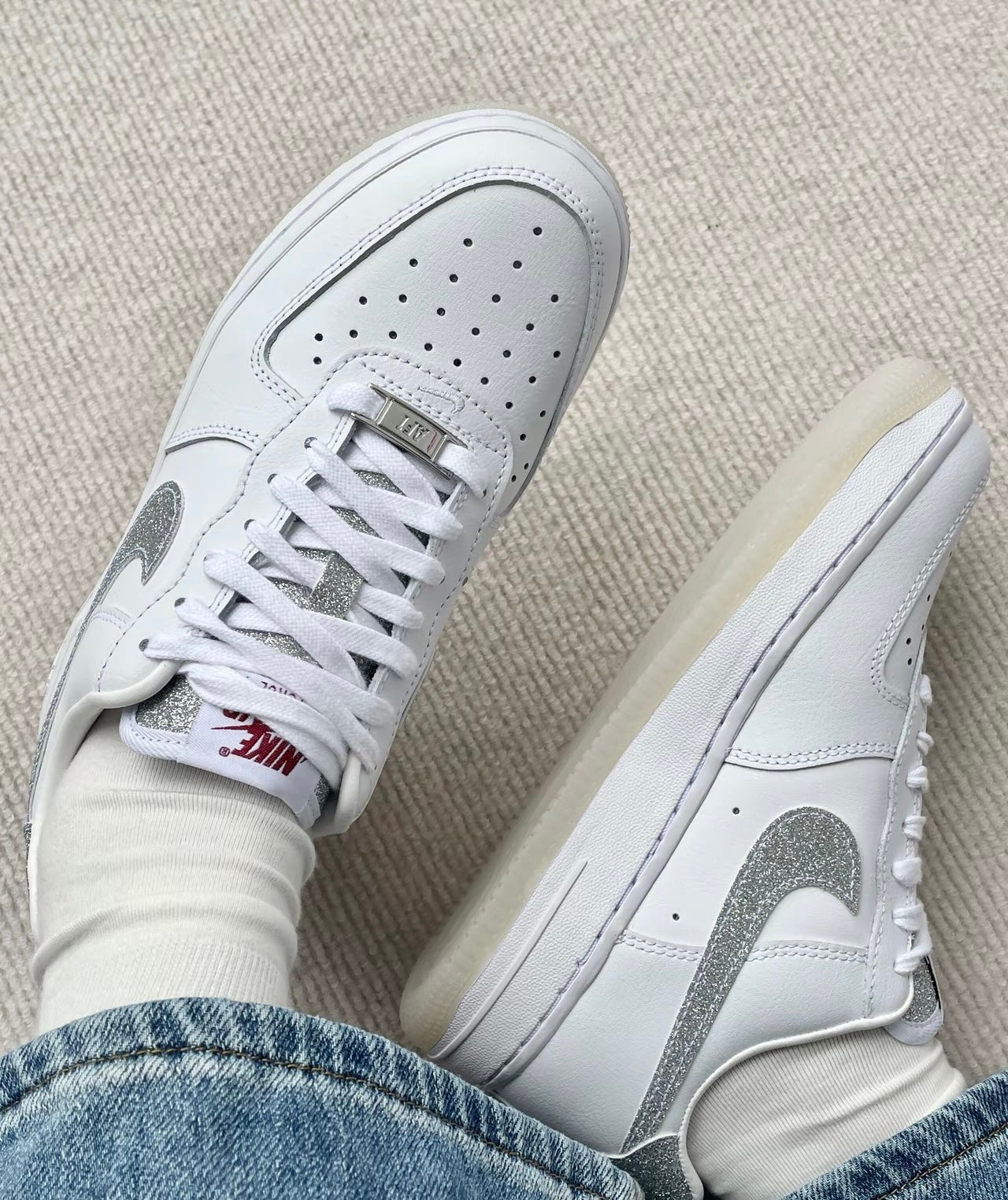 NIKE AIR FORCE 1 ”GREY BLING“ (HQ3461-191)