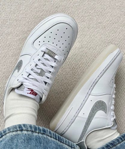 NIKE AIR FORCE 1 ”GREY BLING“ (HQ3461-191)