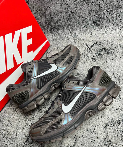Nike Zoom Vomero 5 Cave Stone 棕色 (HF5493-201)