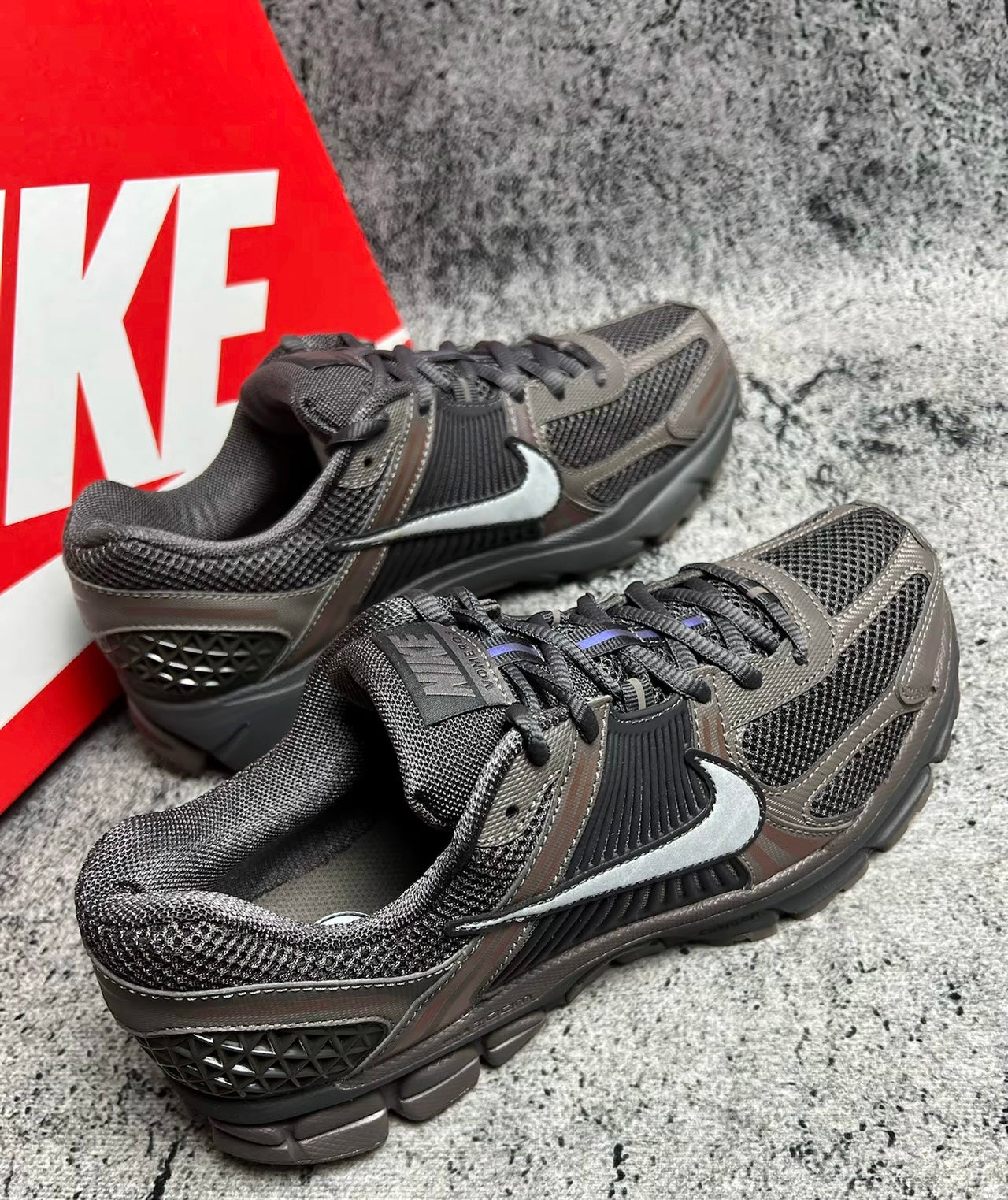 Nike Zoom Vomero 5 Cave Stone 棕色 (HF5493-201)