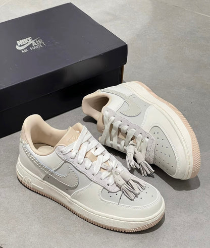 NIKE AIR FORCE 1 米粉 (HV1813-001)