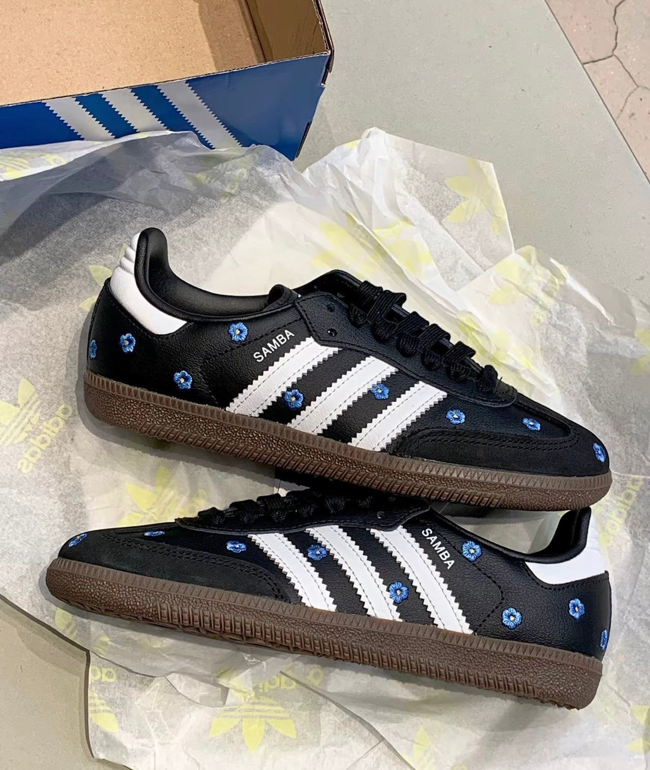 ADIDAS SAMBA LIGHT BLUE FLORAL CORE BLACK (IF4397)