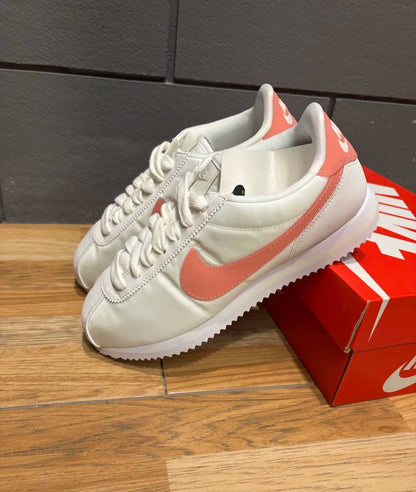 Nike Cortez 米粉 (HM3697-161)