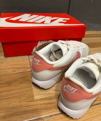 Nike Cortez 米粉 (HM3697-161)