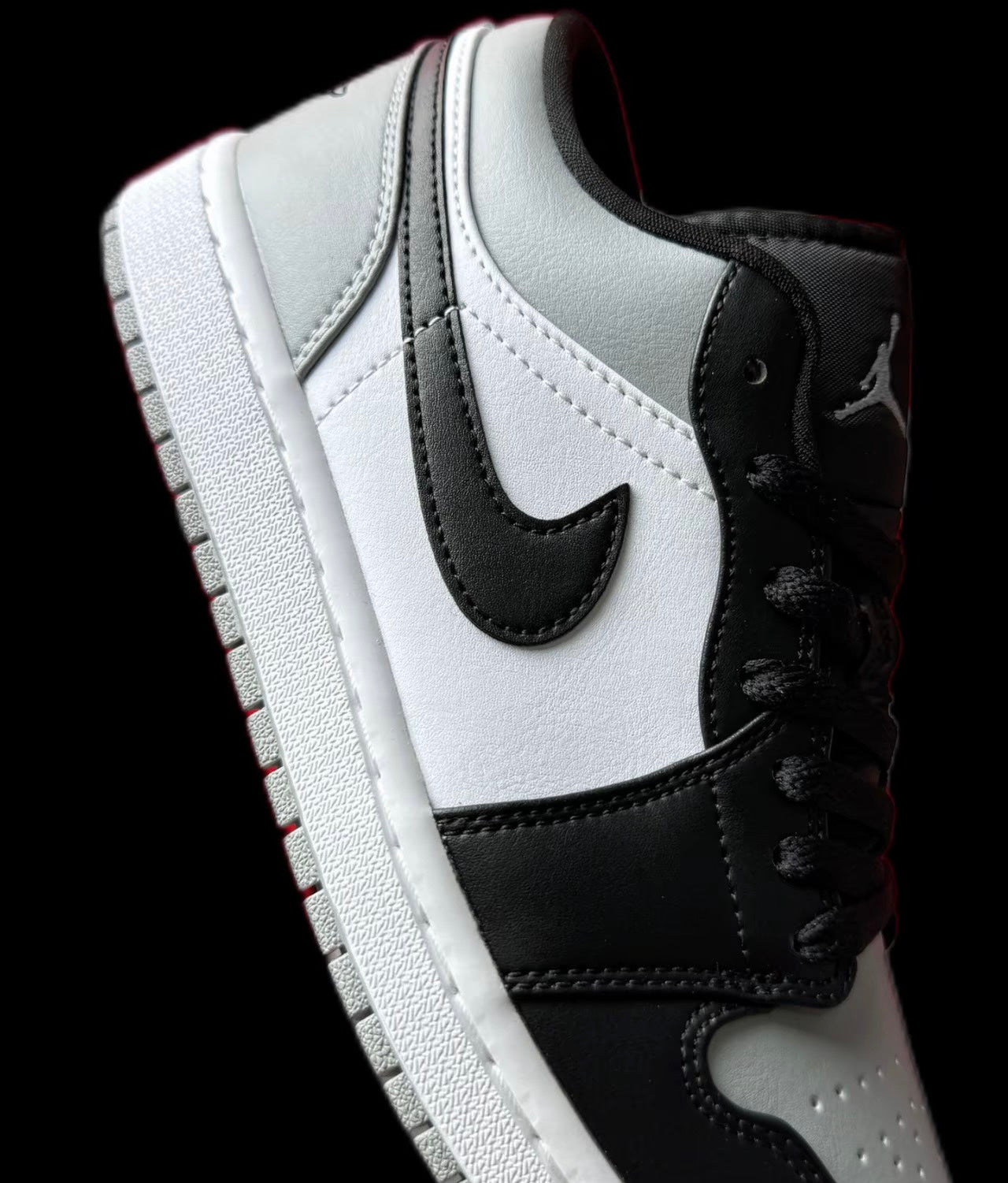 Nike Air Jordan 1 Low - Shadow Toe (553558-052)