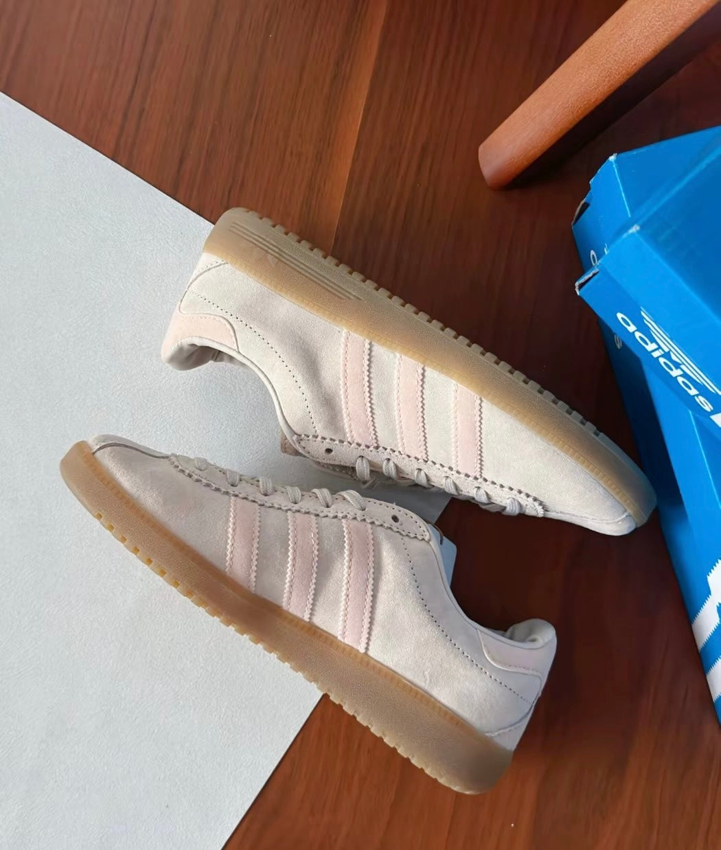 Adidas Originals Bermuda 米色 (GY7388)