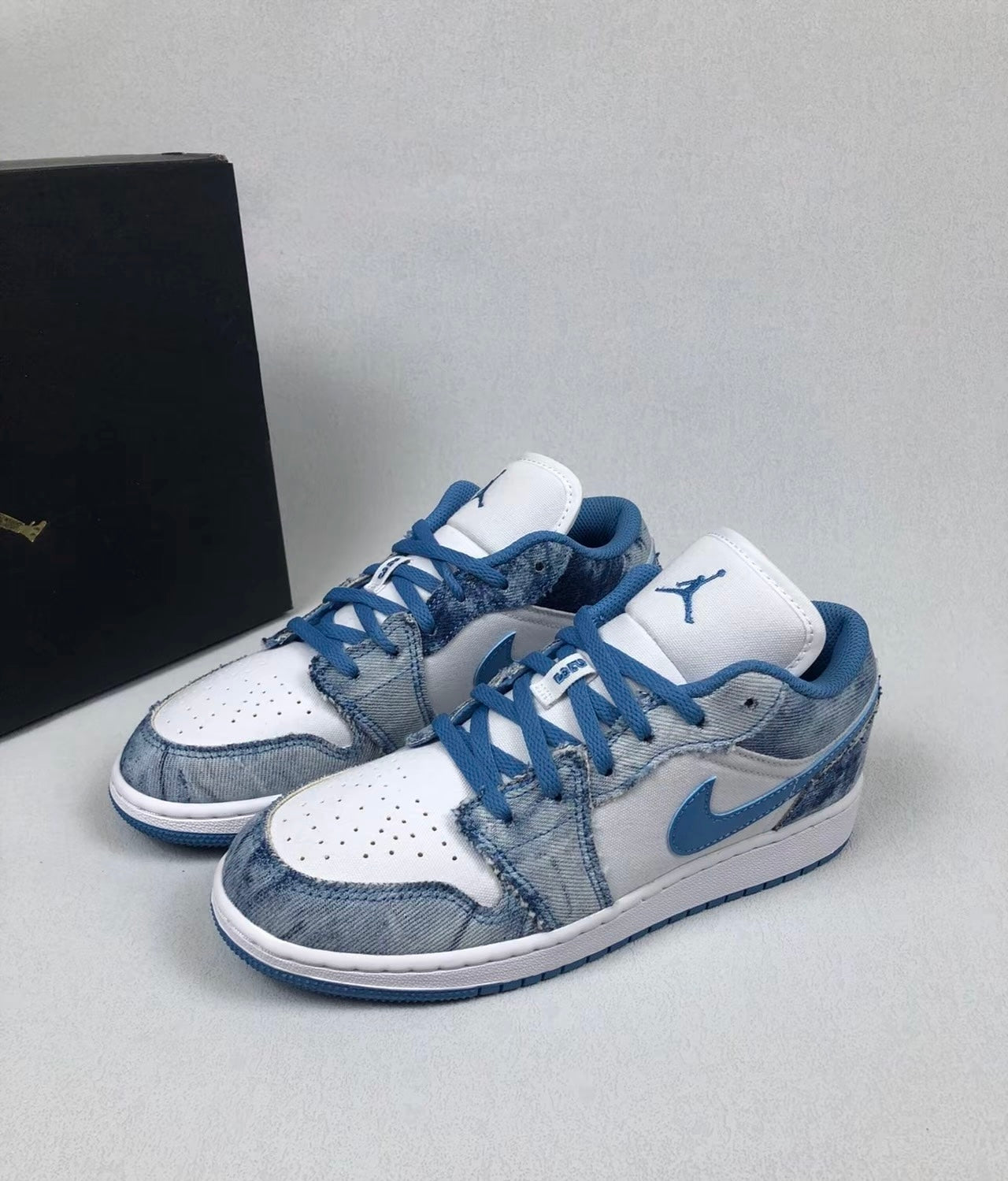 Nike Air Jordan 1 Low - Washed Denim (GS) (DM8947-100)