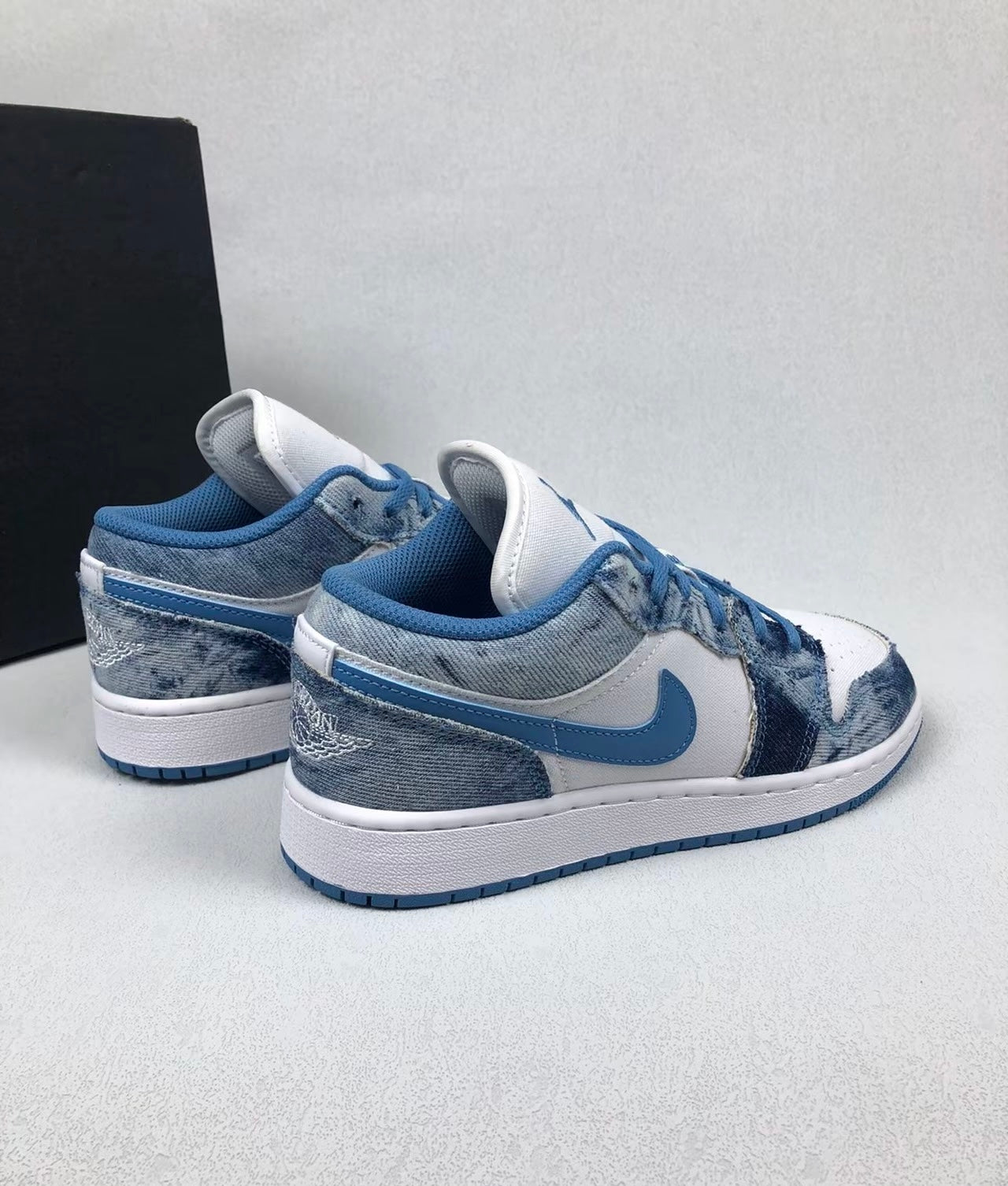 Nike Air Jordan 1 Low - Washed Denim (GS) (DM8947-100)