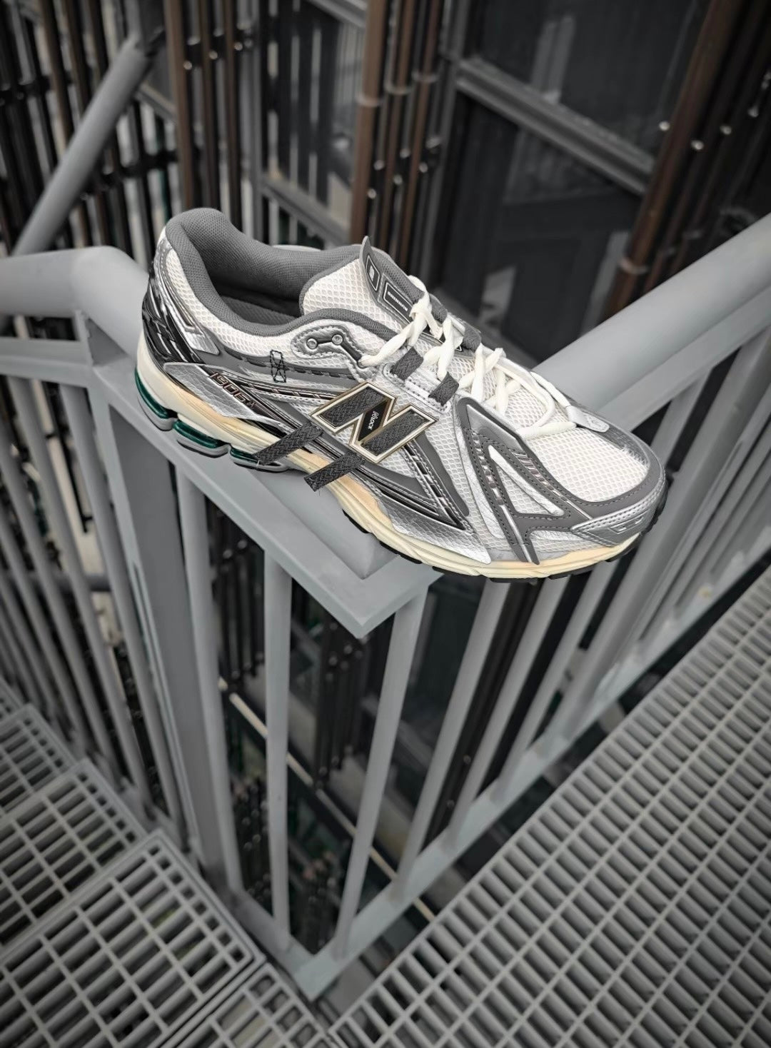 New Balance 1906 Silver Gold Metallic (M1906AD)