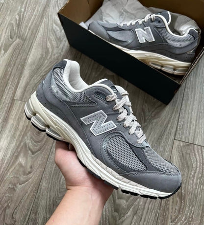 New Balance 2002R 灰白 (M2002RNM)
