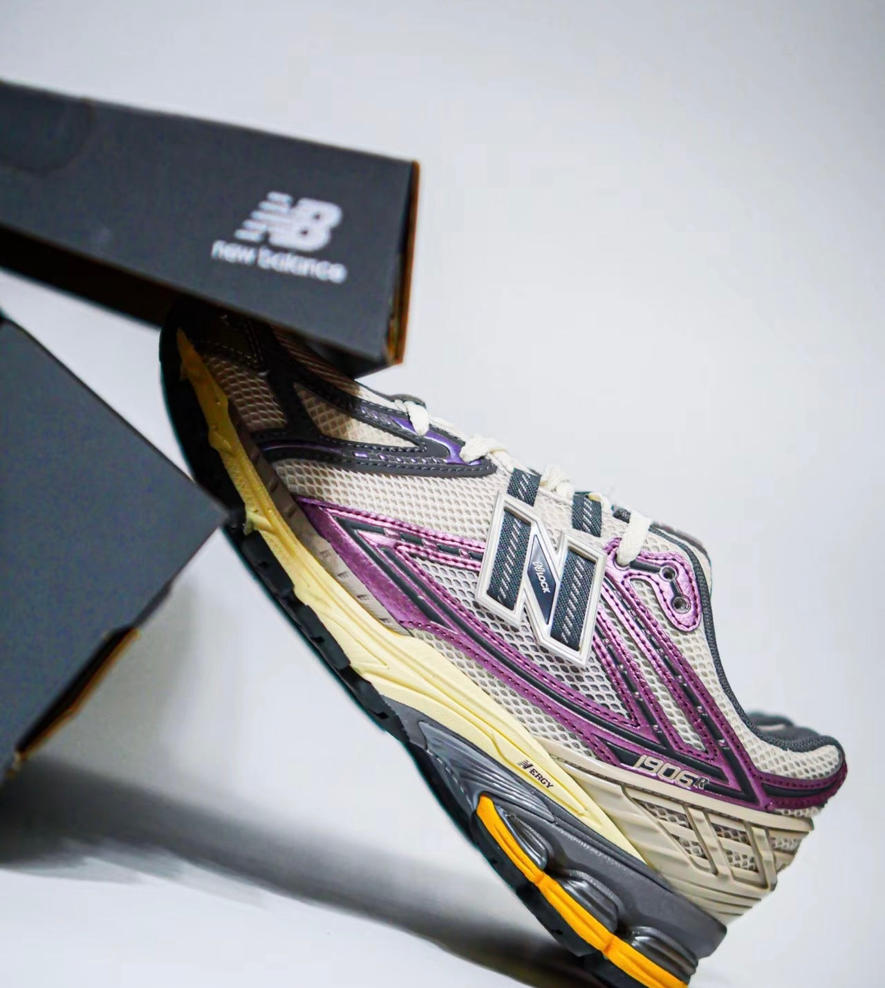 NEW BALANCE 1906R LICORICE (M1906RRA)