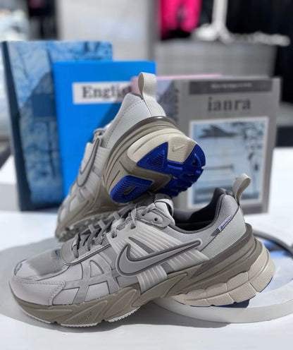 Nike V2K Run GTX 燕麥灰 (FZ2622-002)
