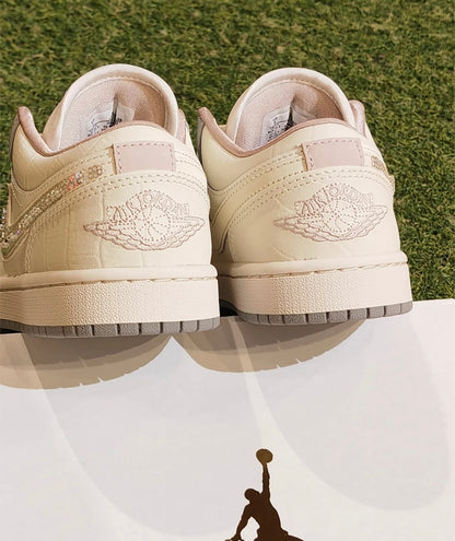 Nike Air Jordan Low Soft Pearl (IH7323-100)