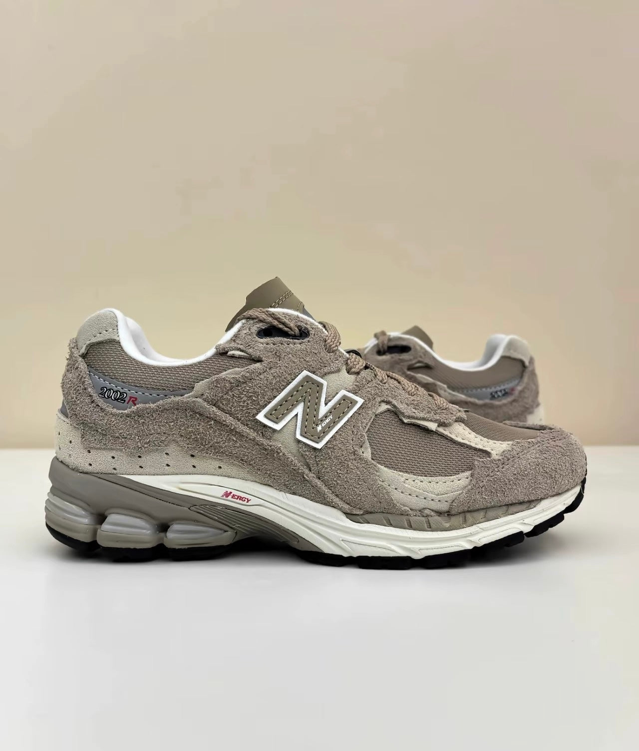 New Balance 2002R Refined Future 卡其 (M2002RDL)