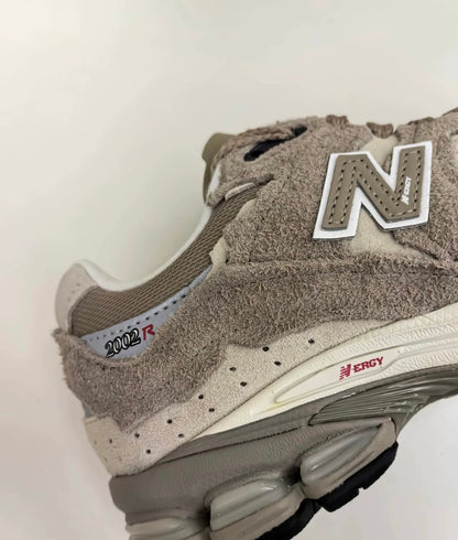 New Balance 2002R Refined Future 卡其 (M2002RDL)