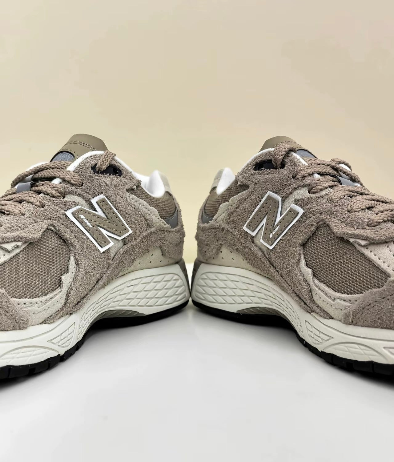 New Balance 2002R Refined Future 卡其 (M2002RDL)