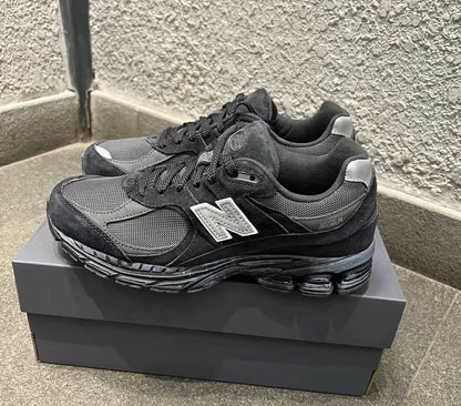 New Balance 2002R Black (M2002RBV)