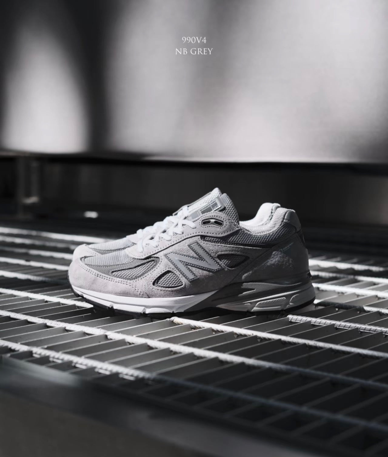 New Balance 990 V4 (U990GR4)