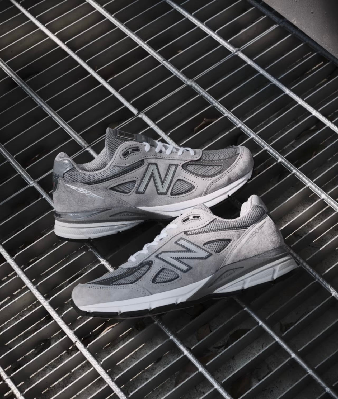 New Balance 990 V4 (U990GR4)