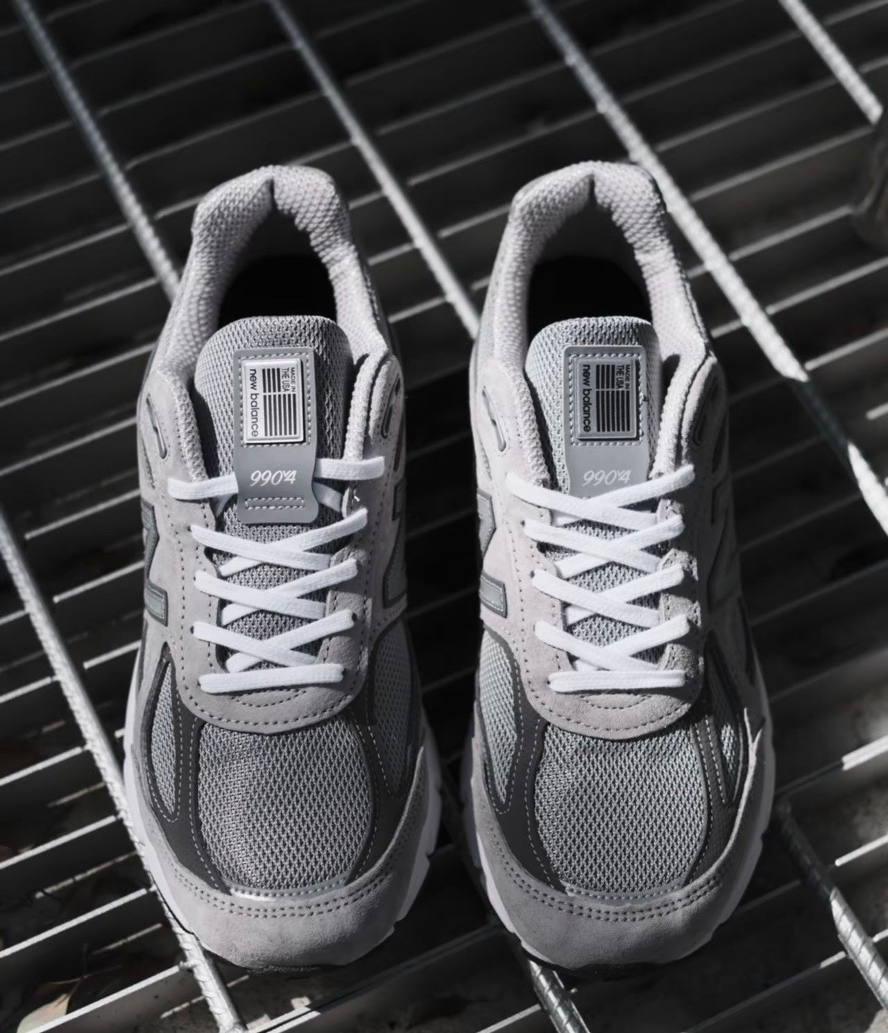 New Balance 990 V4 (U990GR4)