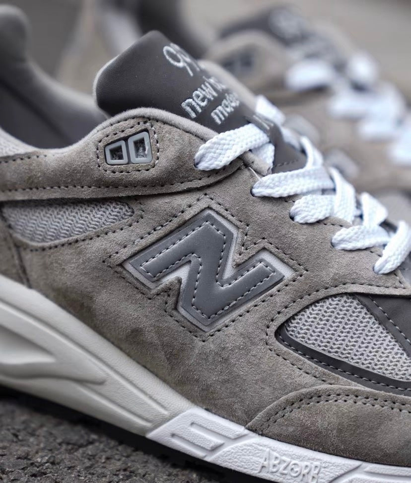 New Balance 990 V2 Grey (M990GY2)