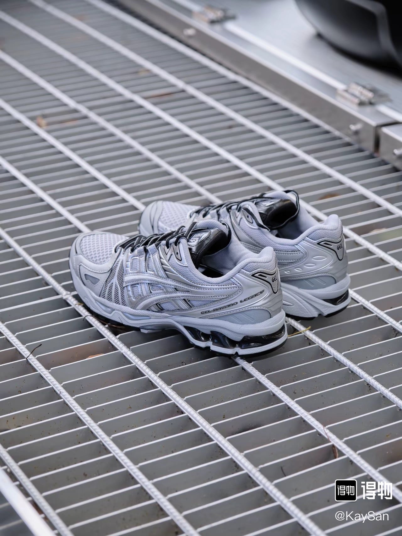 Asics Gel-Kayano Legacy銀色 (1203A325-020)