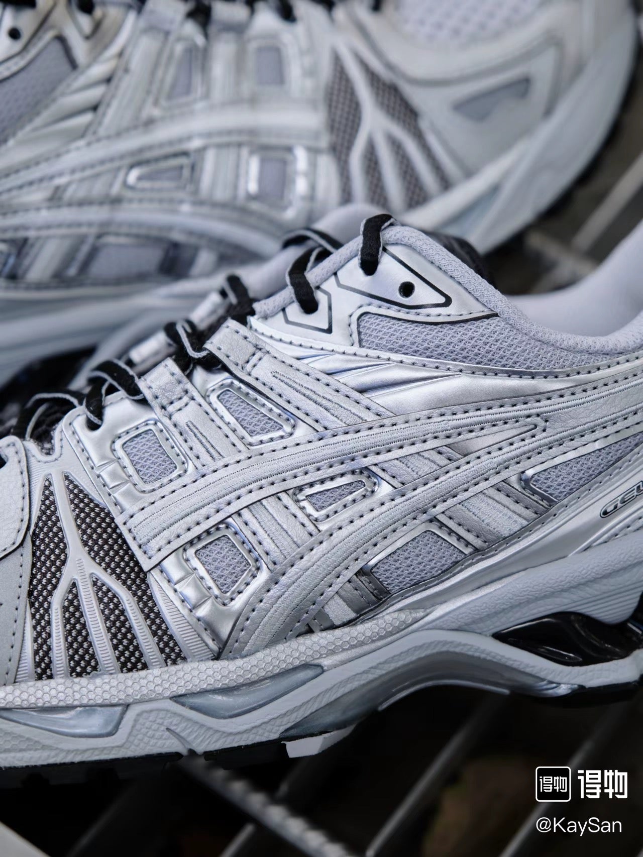 Asics Gel-Kayano Legacy銀色 (1203A325-020)