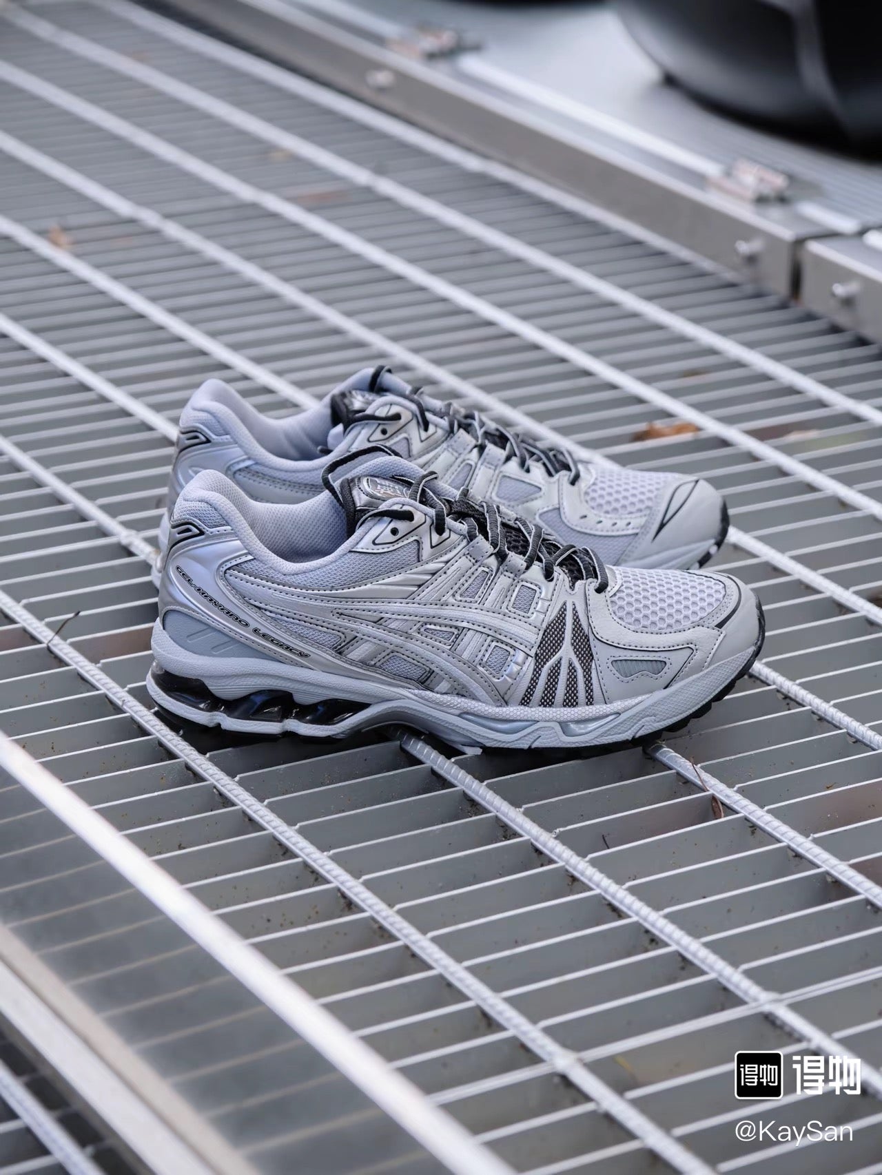 Asics Gel-Kayano Legacy銀色 (1203A325-020)