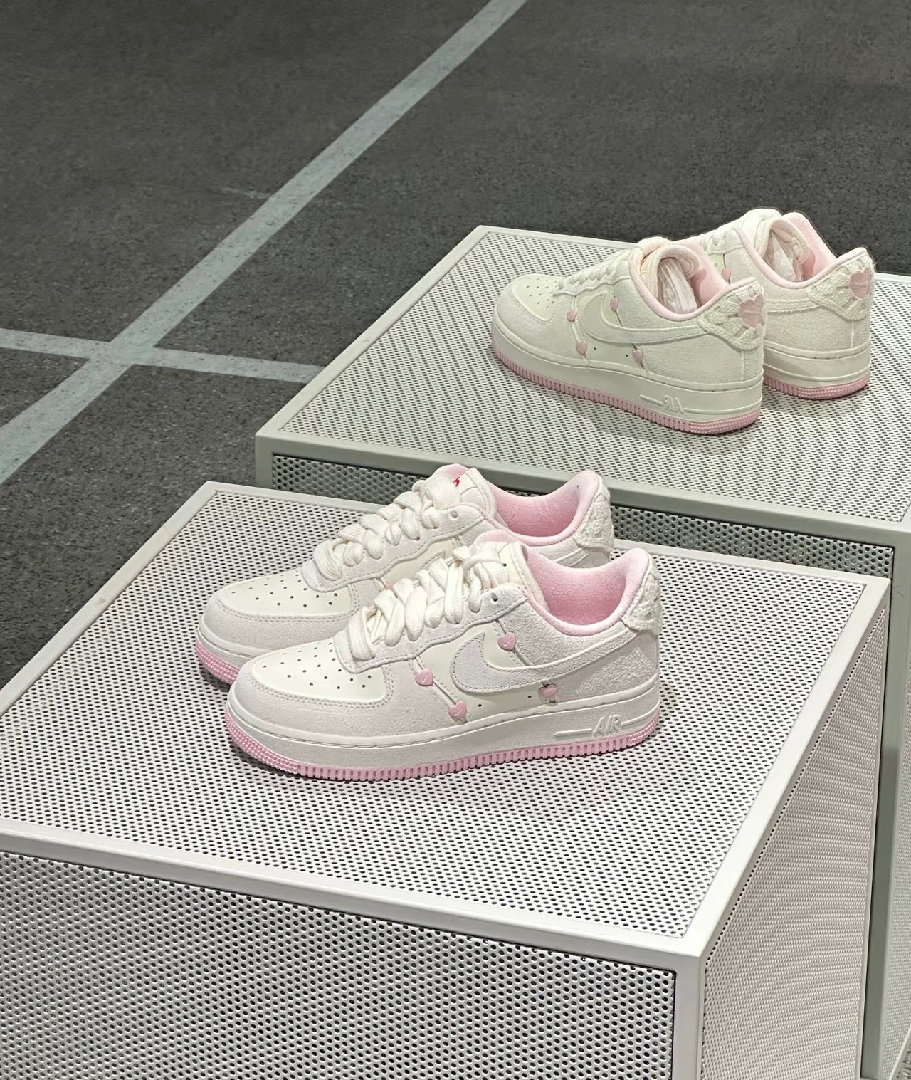 [粉色系秒殺] Nike Air Force Valentine‘s Day 2025 (HV5992-111)