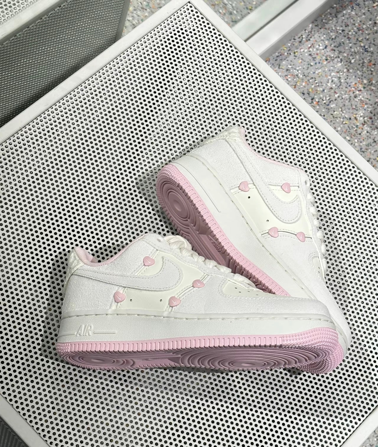 [粉色系秒殺] Nike Air Force Valentine‘s Day 2025 (HV5992-111)