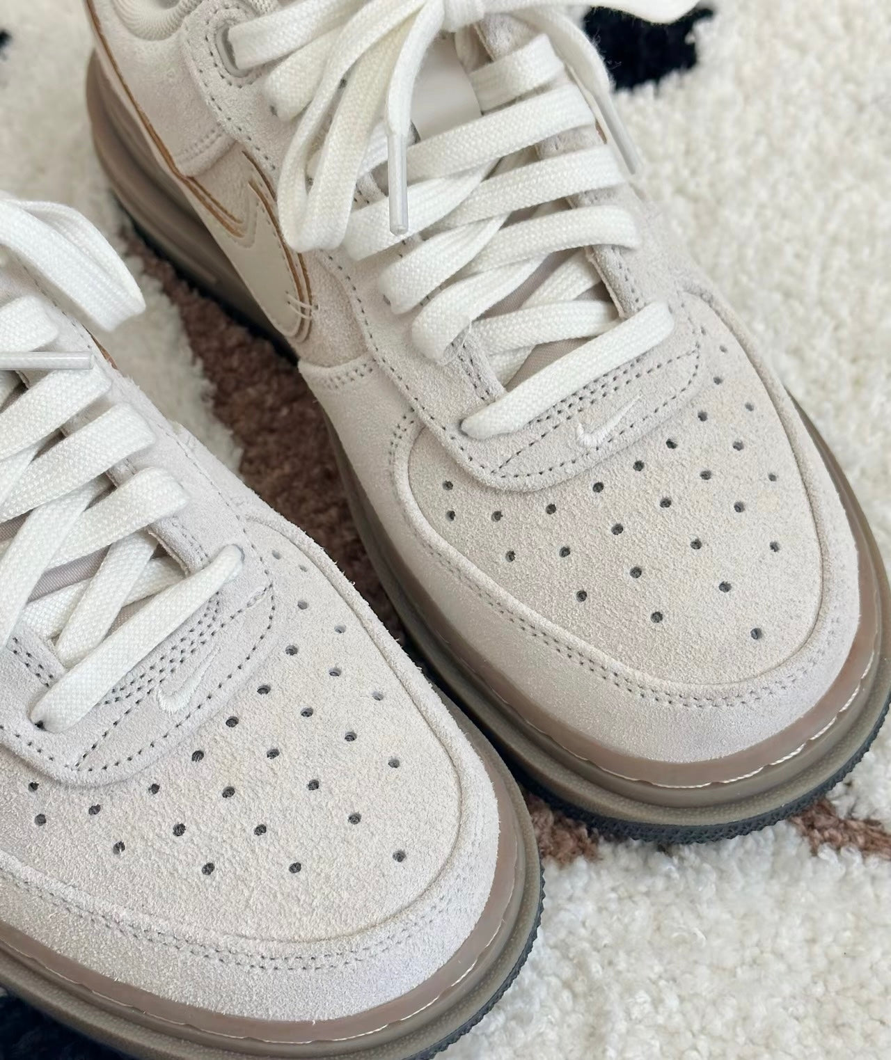 Nike Air Force LUXE 淡奶茶 (HV2531-100)