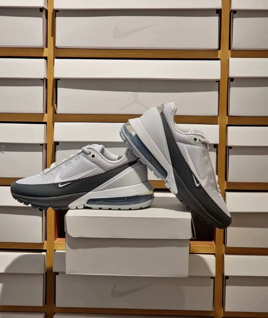 Nike Air Max Pulse 灰白 (FN7459-001)