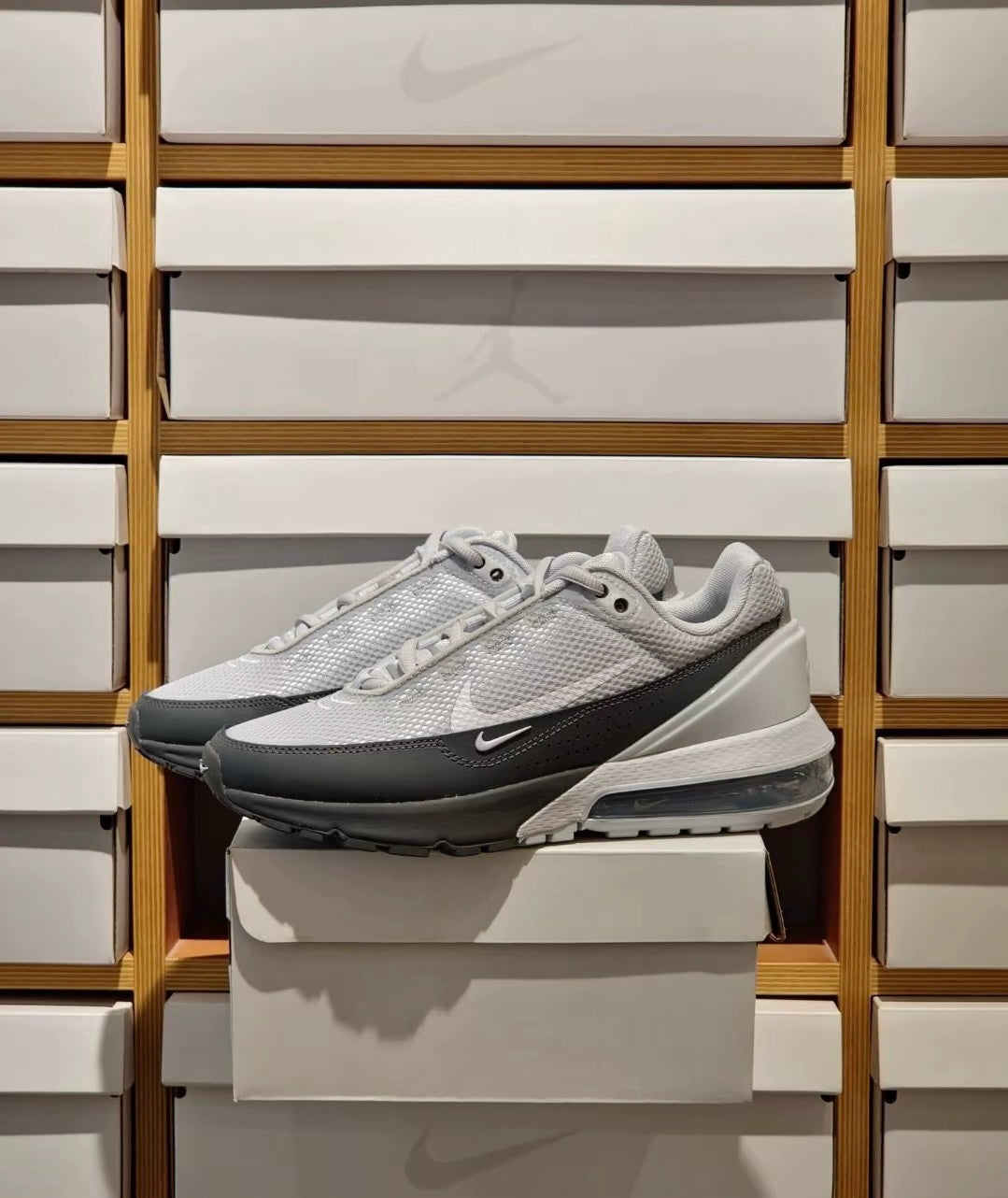 Nike Air Max Pulse 灰白 (FN7459-001)