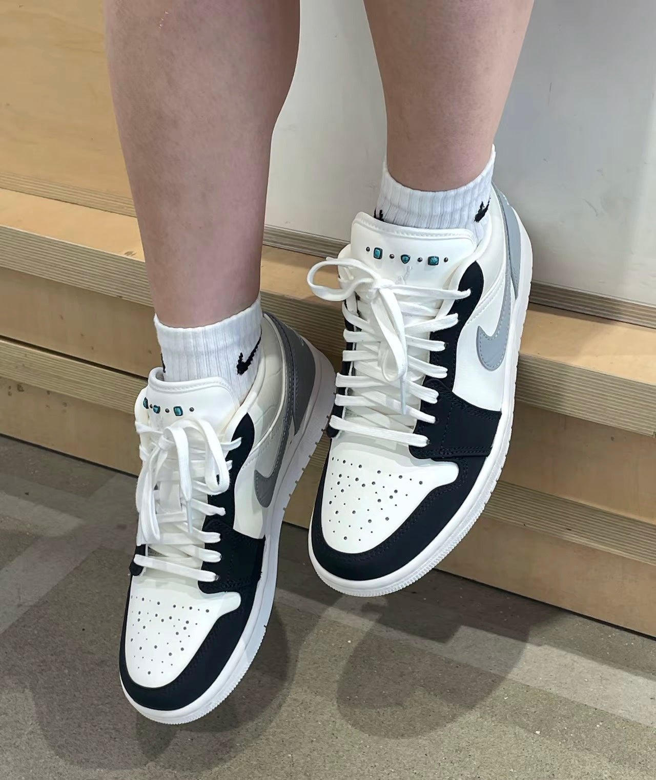 Nike Air Jordan Low Bling Jewel (IO2242-101)