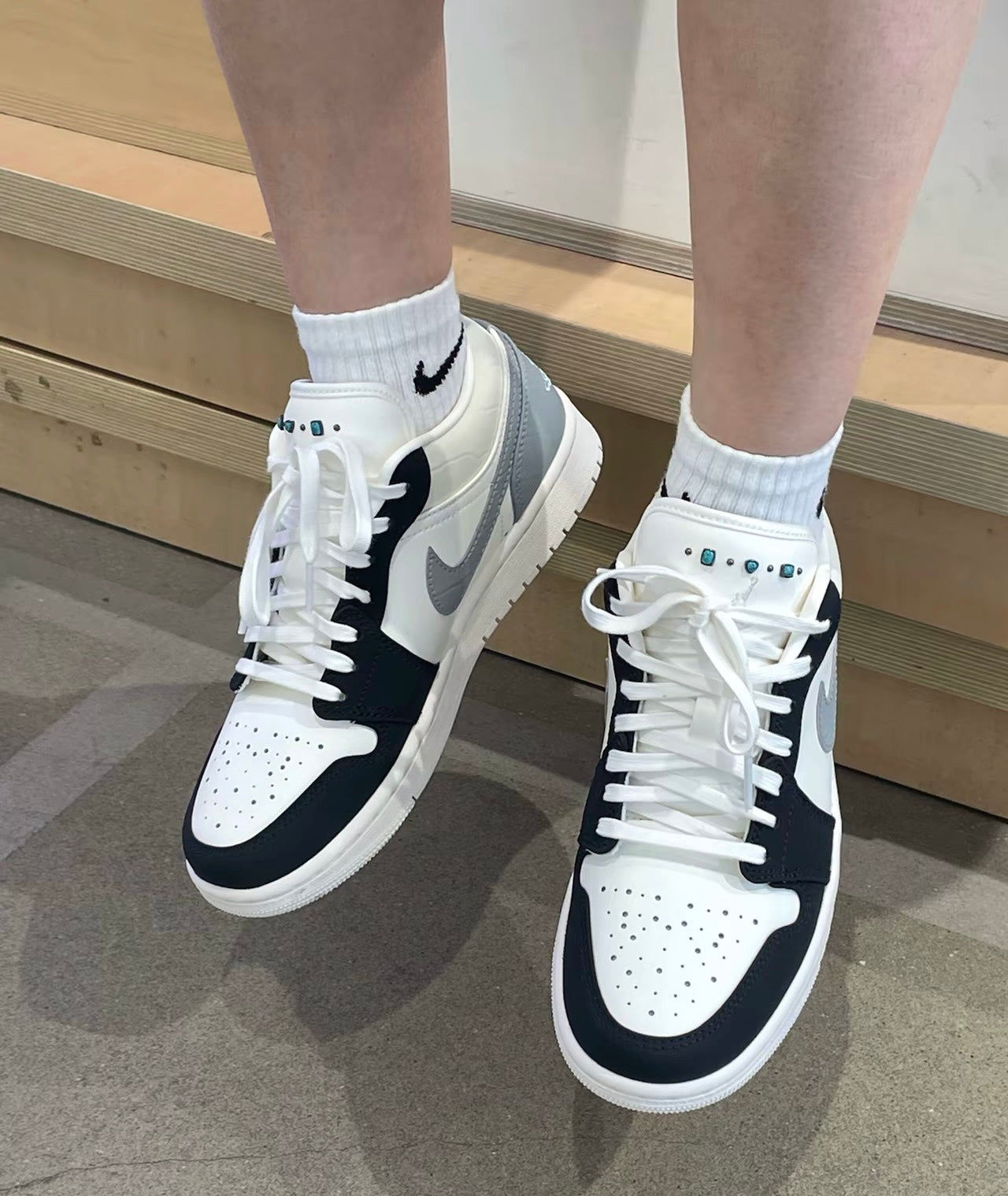 Nike Air Jordan Low Bling Jewel (IO2242-101)