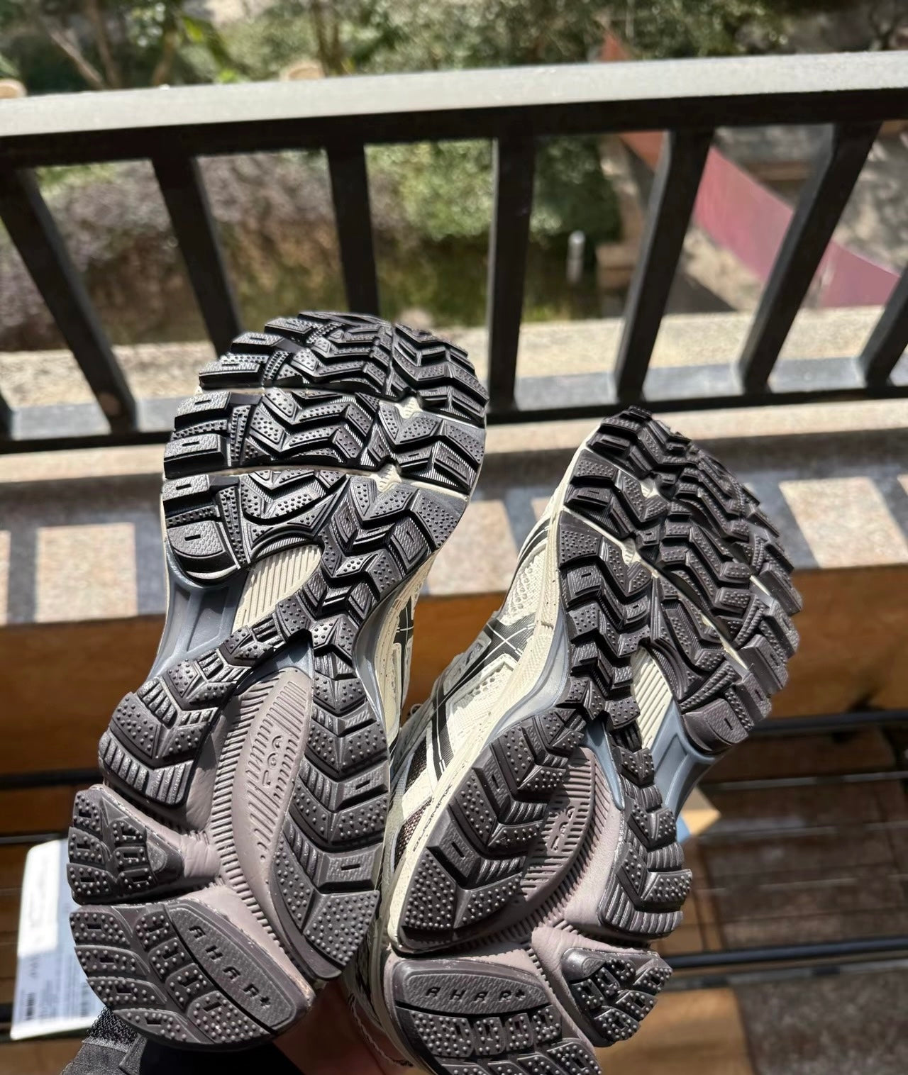 Asics Gel-Kahana 淺棕 (1011B895-200)