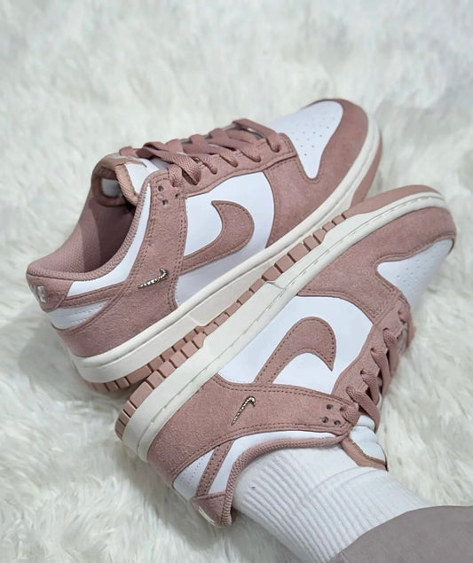 Nike Dunk Low 玫瑰粉 (IB4417-102)
