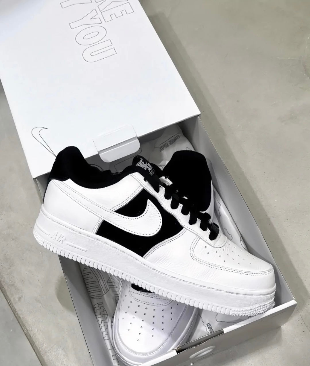 Nike Air Force 白黑太極 (DA8571-100)