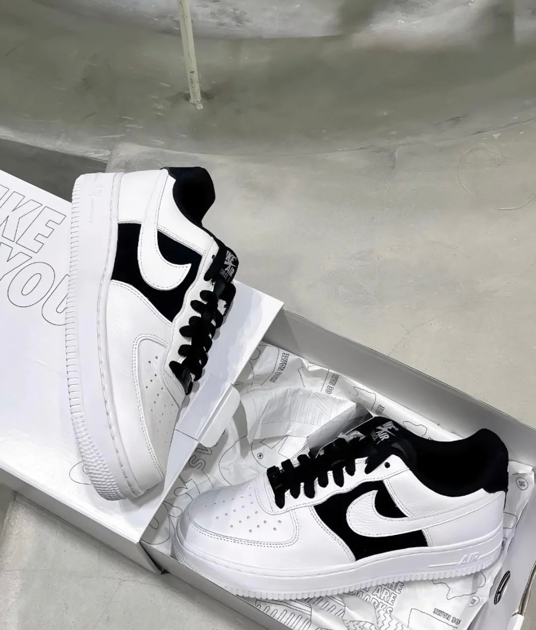 Nike Air Force 白黑太極 (DA8571-100)