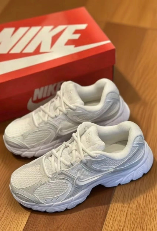 Nike V5 RNR 白色 (M) (HJ5228-101)