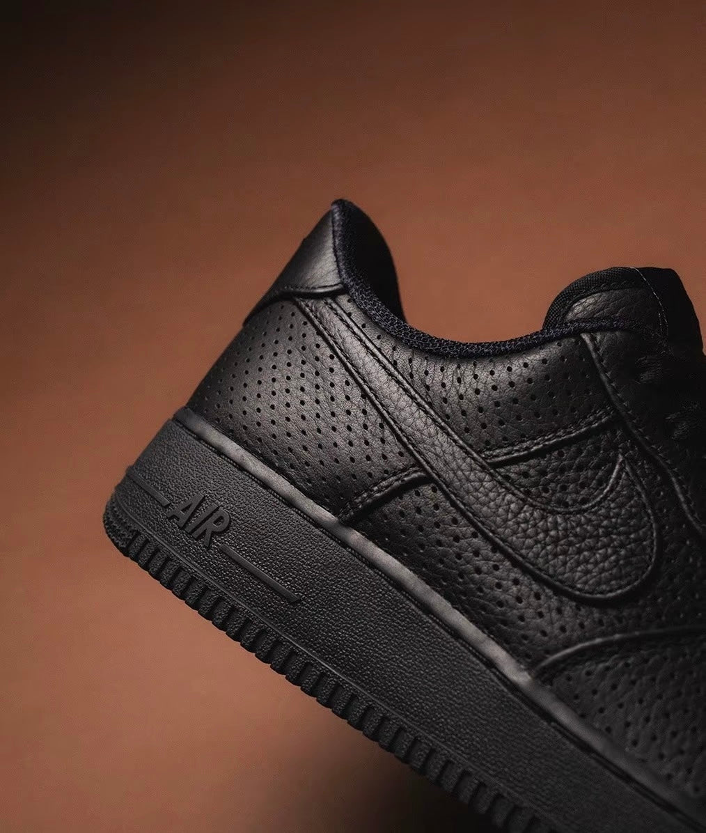 Nike Air Force ”Black Animal“ 全黑蛇紋 (HF8189-001)