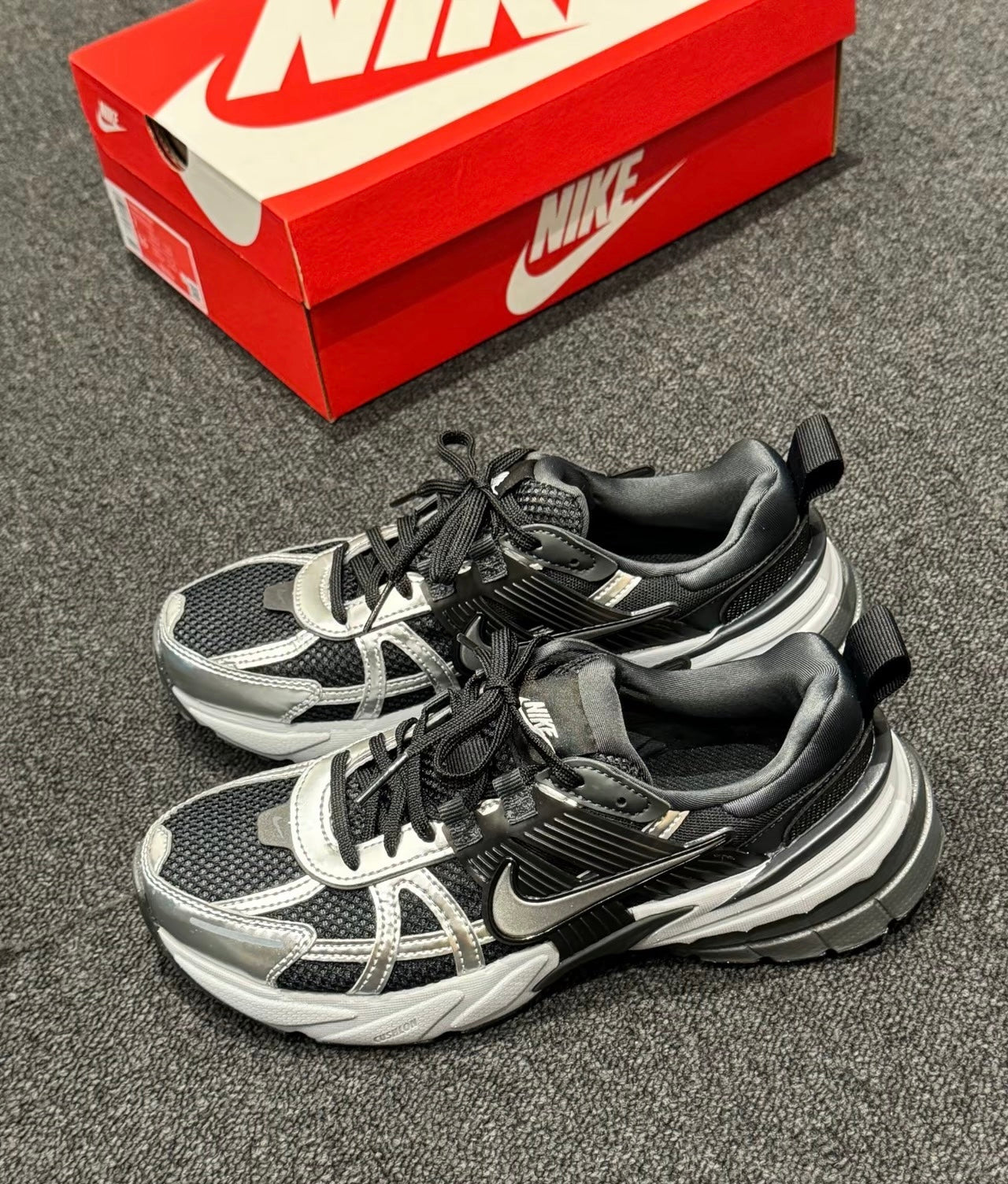 Nike V2K Runtekk (FD0736-005)