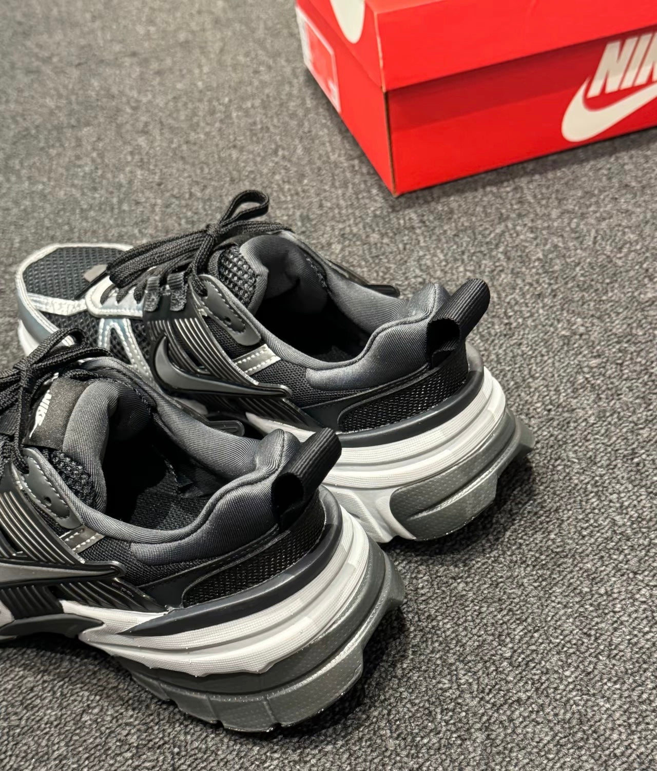 Nike V2K Runtekk (FD0736-005)