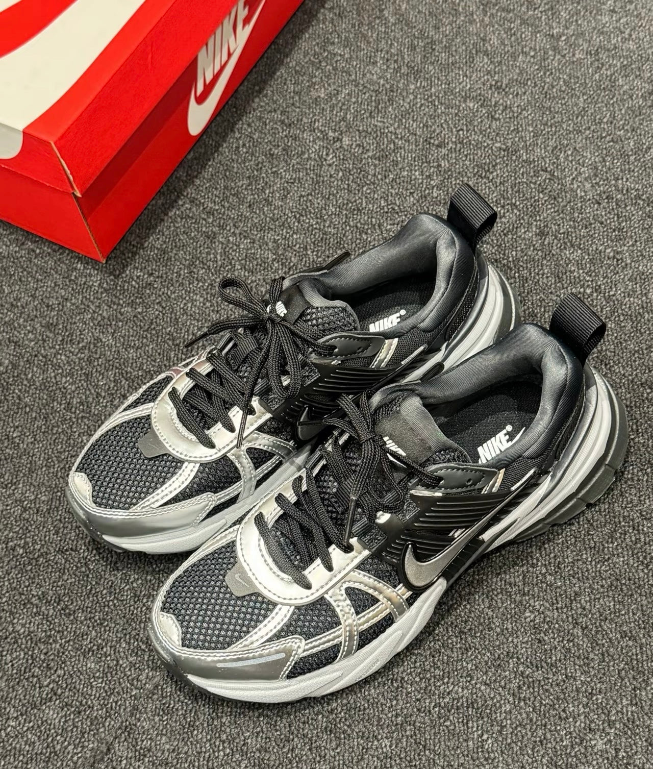 Nike V2K Runtekk (FD0736-005)