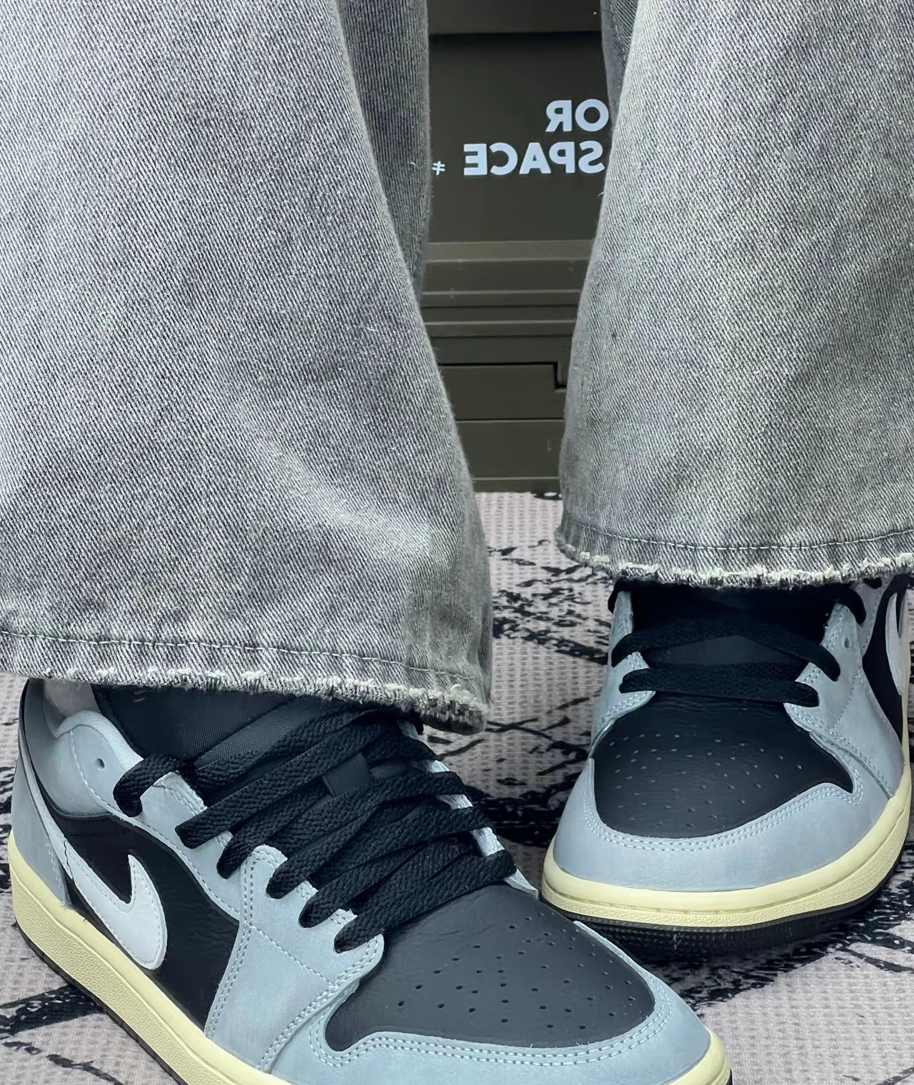 Air Jordan Low Light Smoke Grey (HQ2010-012)