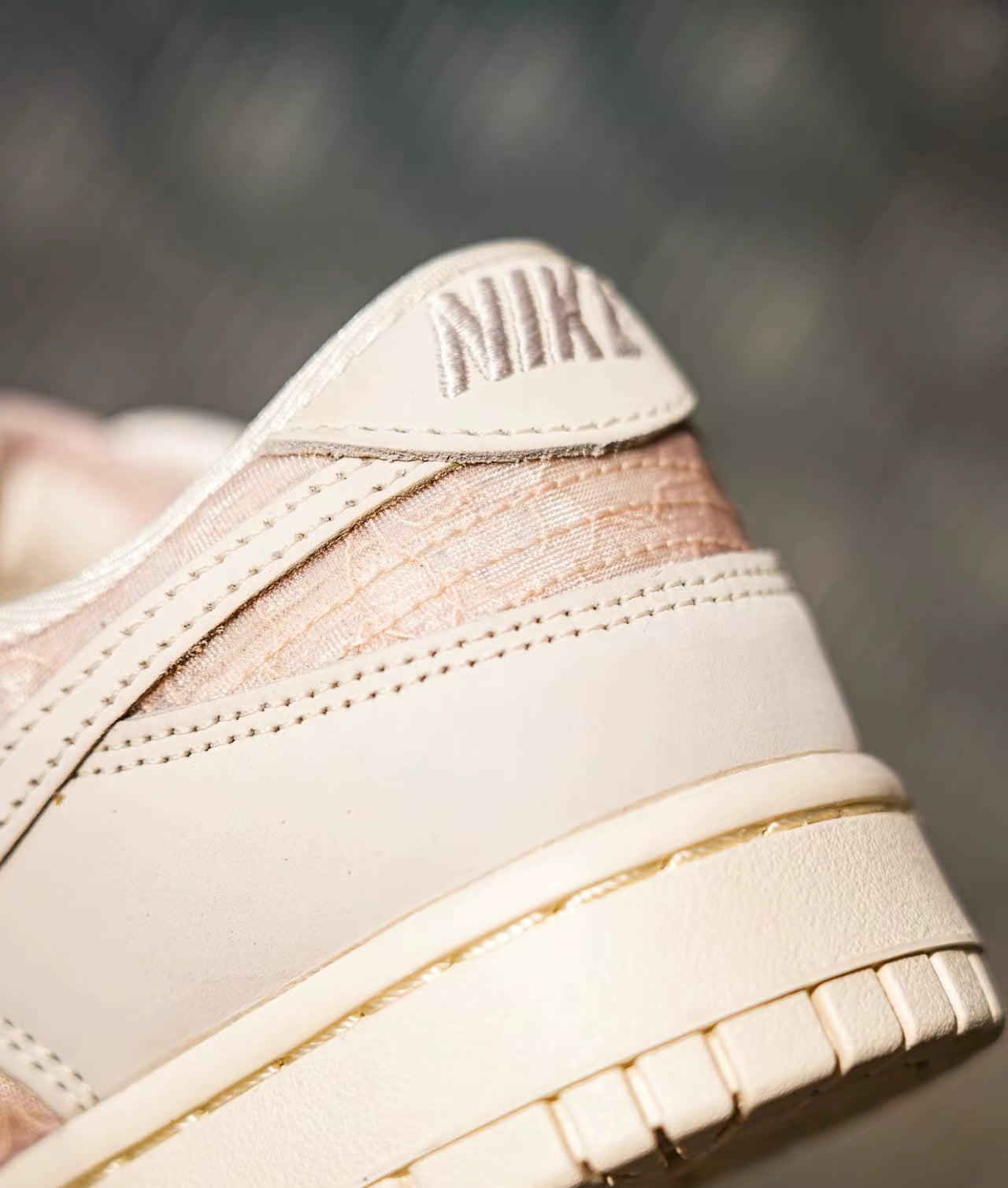 Nike Dunk Low 白粉 (HJ5870-100)