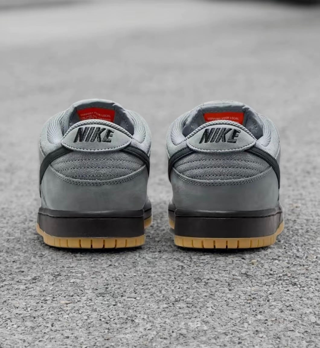 Nike Dunk Low 麂皮灰黑 (FJ1674-002)