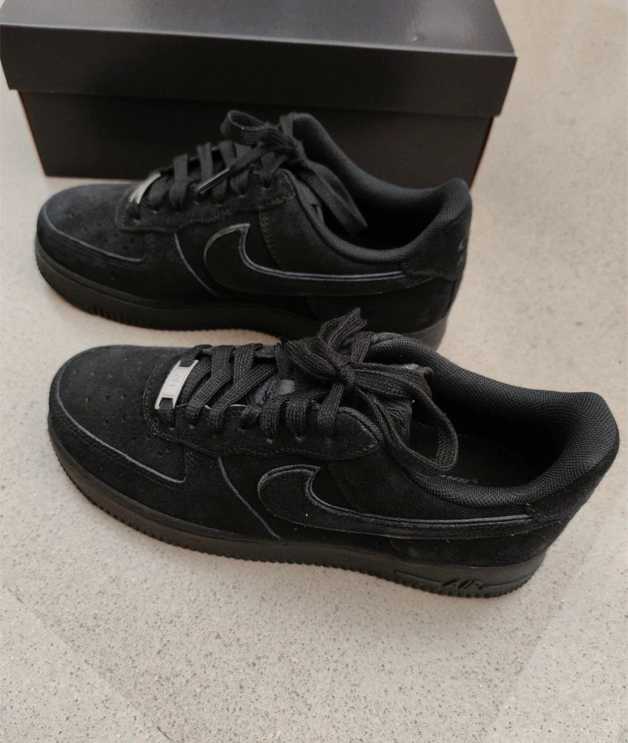 Nike Air Force 1 Low Black Cat 麂皮全黑 (HQ1966-002)