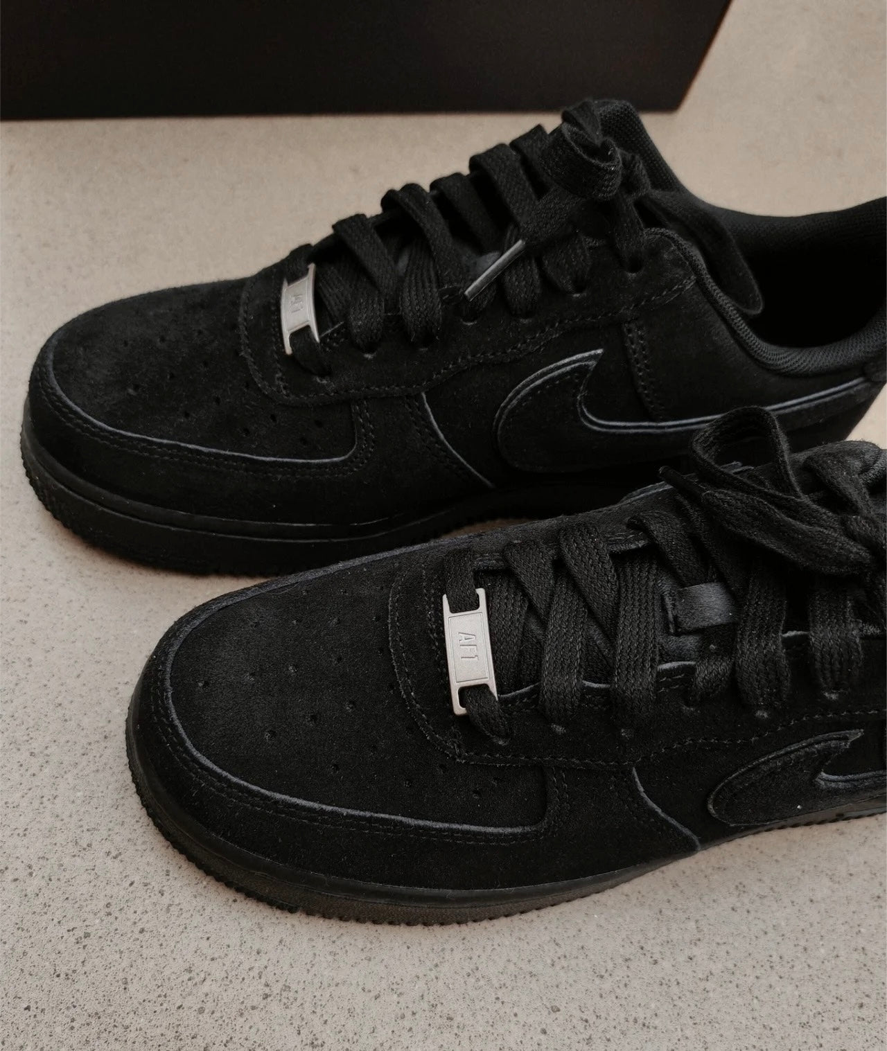 Nike Air Force 1 Low Black Cat 麂皮全黑 (HQ1966-002)