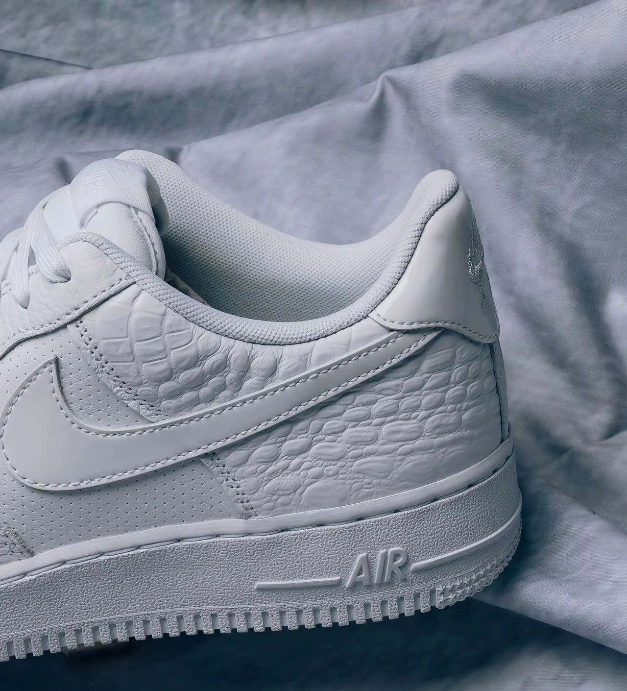 Nike Air Force Low 鱷魚白 (HF2893-100)